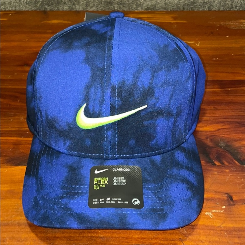 NIKE Classic99 Aerobill Flex-Fit Golf Hat